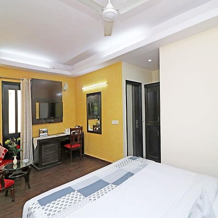 Oyo 13451 Star Corporate Avenue Hotel New Delhi Buitenkant foto