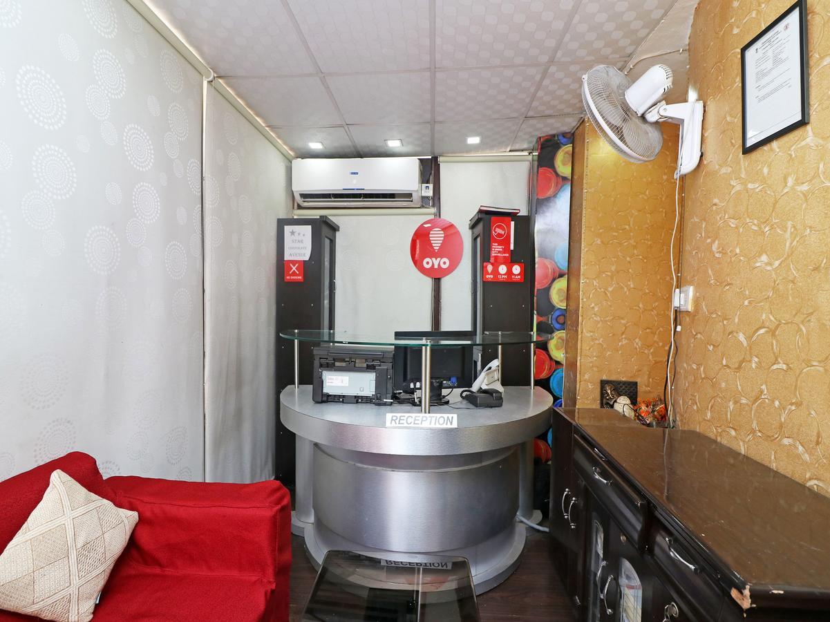 Oyo 13451 Star Corporate Avenue Hotel New Delhi Buitenkant foto