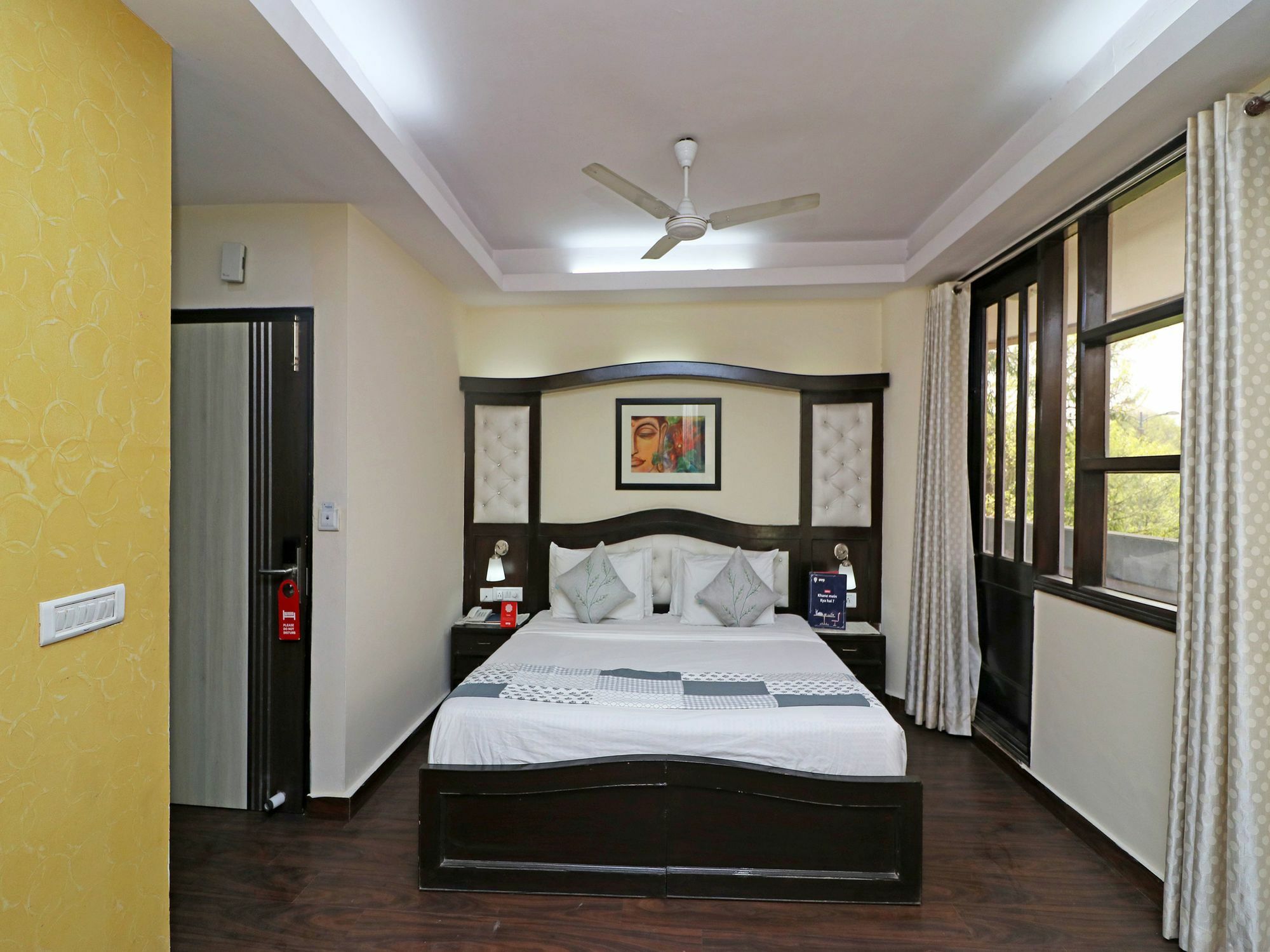 Oyo 13451 Star Corporate Avenue Hotel New Delhi Buitenkant foto