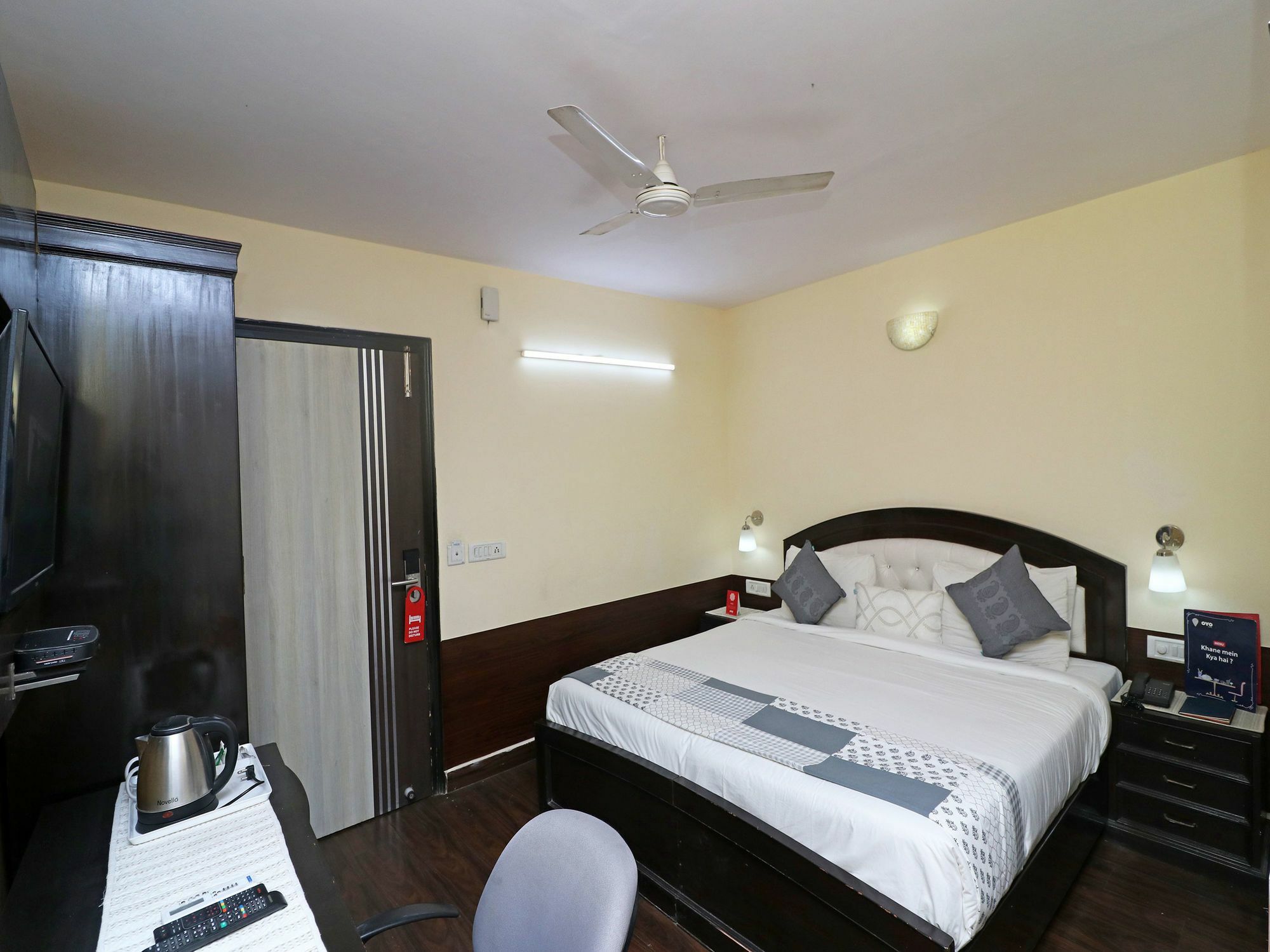 Oyo 13451 Star Corporate Avenue Hotel New Delhi Buitenkant foto